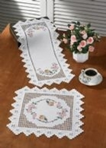 634747 Permin Kit Robin  Table Runner (Upper) 11" x 26"; Hardanger; 22ct