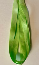 SR-7MM-121 Bickley Valley Christmas Dinky-Dyes Silk Ribbon