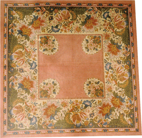 189	Country French Rug	48 x 48	13 Mesh Tapestry Fair