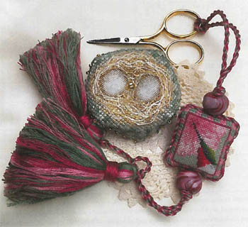 Ruby-Throated Hummingbird Biscornest by Crossed Wing Collection 19-2234