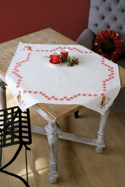 PNV157099 Robin Table Cloth Vervaco 