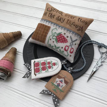 Stitch Over Two Hands On Design 18-1699 HD148