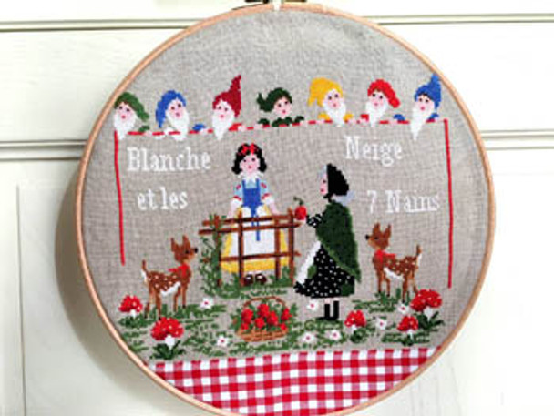 Blanche Neige Snow White 149w x 126h Lilli Violette 18-2213
