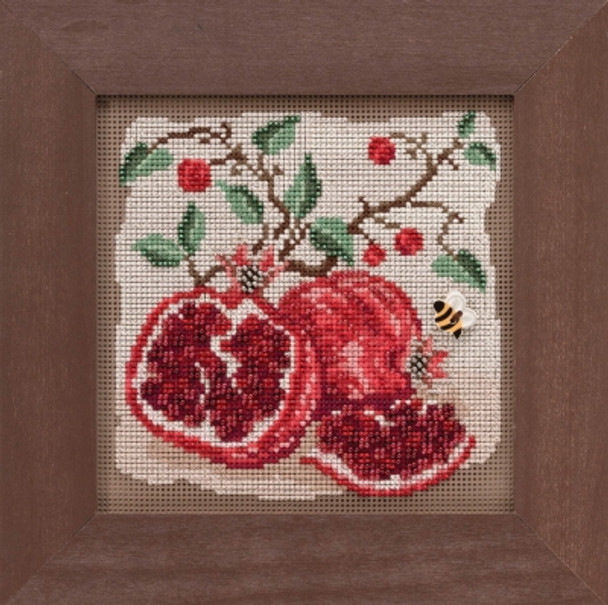MH141926 Pomegranates Mill Hill Buttons and Bead Kit 
