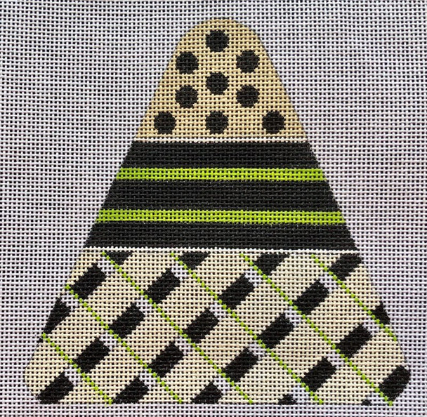 HW129A-BW Candy Corn - Plaid, B & W version Mesh 5" EyeCandy Needleart