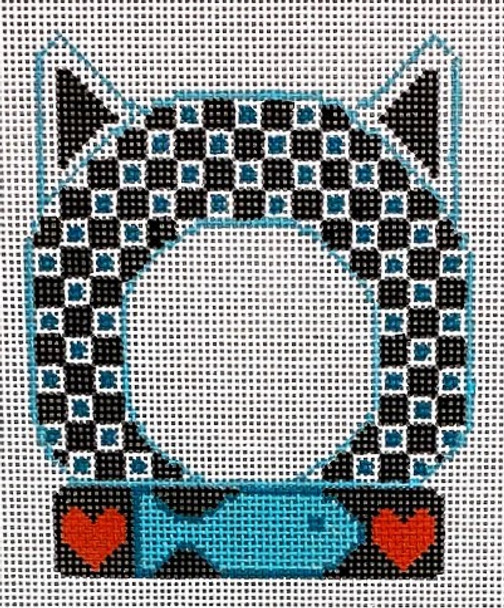 CH-637 Cat Frame - Black & White Checkered 3 1⁄2 x 4 1⁄4 18 Mesh CH Designs