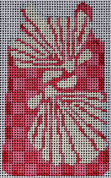 MS79P Shell Stencil Mini Shift/Pink 2.5x4 18 mesh Two Sisters Designs