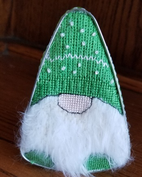 CANX24	Green Christmas Gnome	18 Mesh CANVAS COOKIE Cheryl Schaeffer And Annie Lee Designs