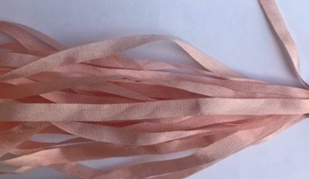 SR-4MM-102 Hibiscus Dinky-Dyes Silk Ribbon 4mm