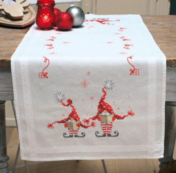 PNV158304 Vervaco Christmas Gnomes - Table Runner