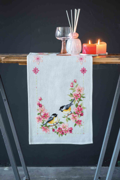 PNV158431 Vervaco Birds & Blossoms Table Runner