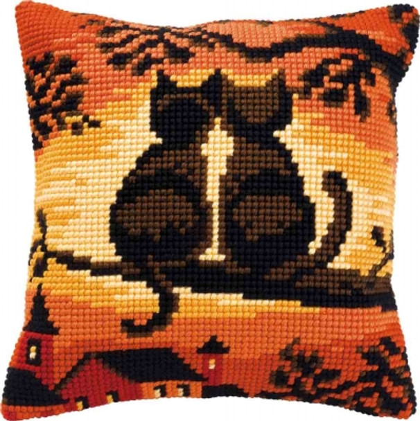 PNV8662 Vervaco Cats on a Branch Cushion