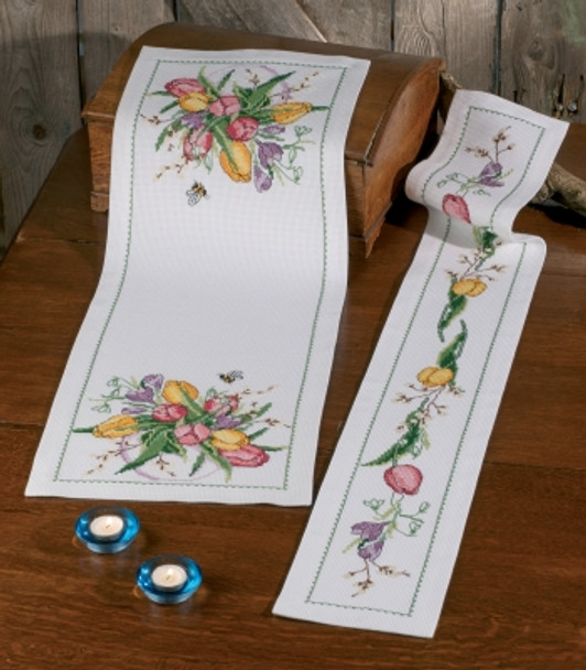 657868 Permin Kit Springflowers - Table Runner (right)