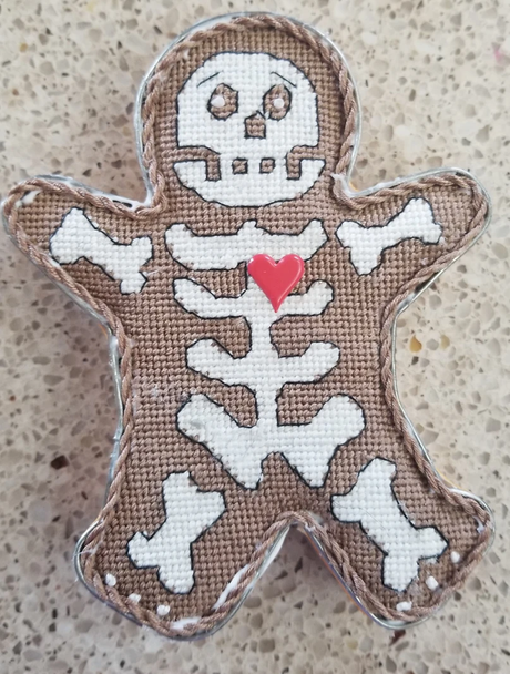 CANH22 Bones Gingerbread 18 Mesh CANVAS COOKIE Cheryl Schaeffer And Annie Lee Designs