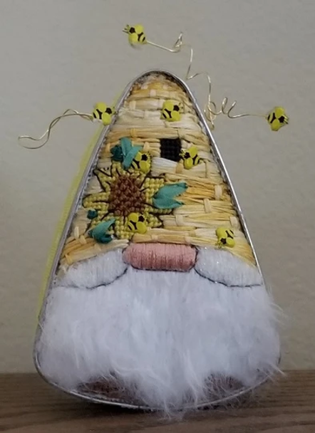 CANG9 Bee Keeper 18 Mesh CANVAS COOKIE Cheryl Schaeffer And Annie Lee Designs