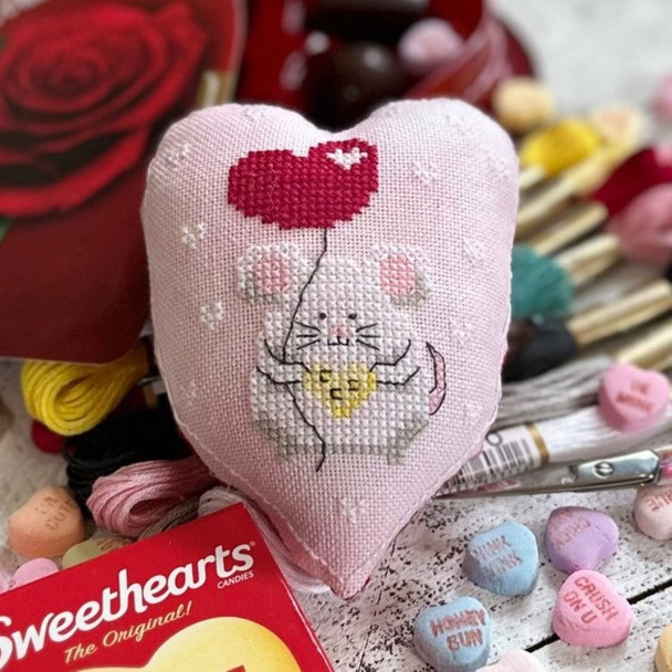 Mousy Sweetheart 51 x 66 Luhu Stitches 23-1118 YT LU179