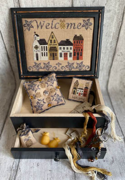 Welcome Street Sewing Box 118 x 150, Pillow 120 x 88 by Mani Di Donna DD 21-1318 YT