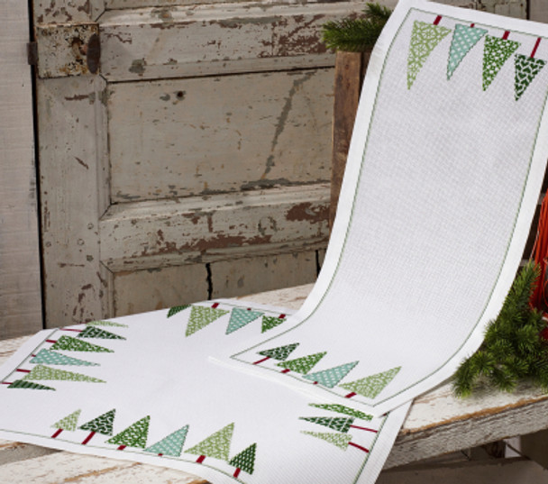 271602 Christmas Trees - Table Topper (lower left) Permin Kit