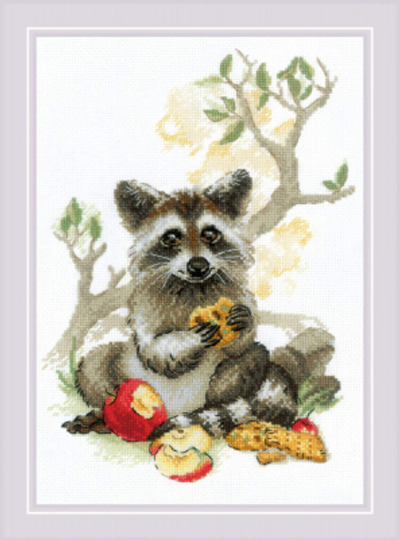 RL2033 Riolis Cross Stitch Kit Fluffy Sweet Tooth Raccoon