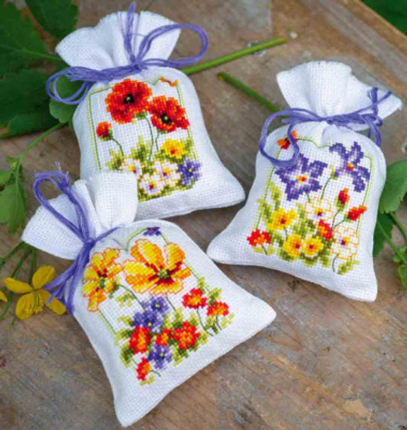 PNV145823 Summer Flowers Bags (set of 3) Vervaco Kit