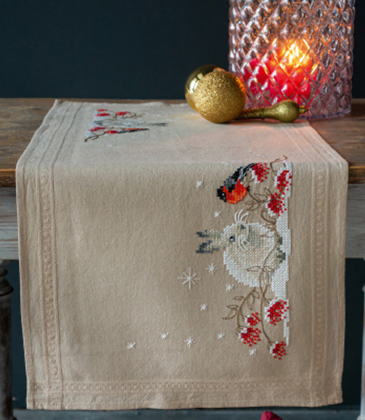 PNV194650 Snow Hare & Goldfinch Table Runner Vervaco