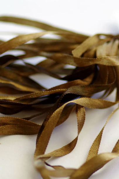 SR7 154 7mm Bronze Age Green Silken Ribbon Thread Gatherer