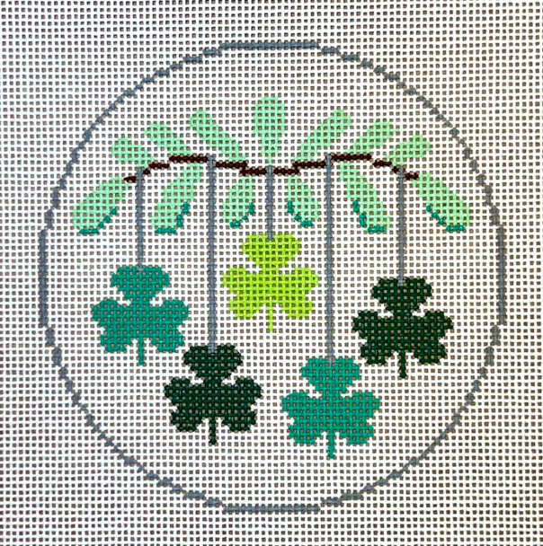 ZIA-182 Garland - Shamrocks 4 x 3¼ 18 Mesh ZIA DESIGNS Danji Designs