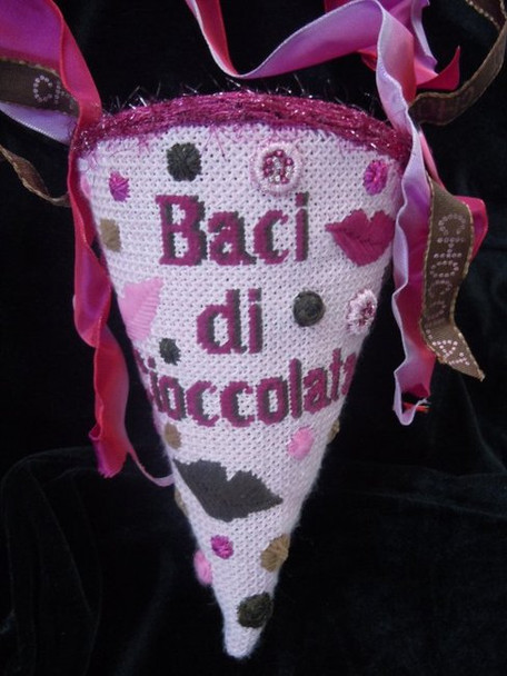F3682 Baci de Cioccolata 11 1/2 x 7 1/4"   18 ct. Fiori Designs 