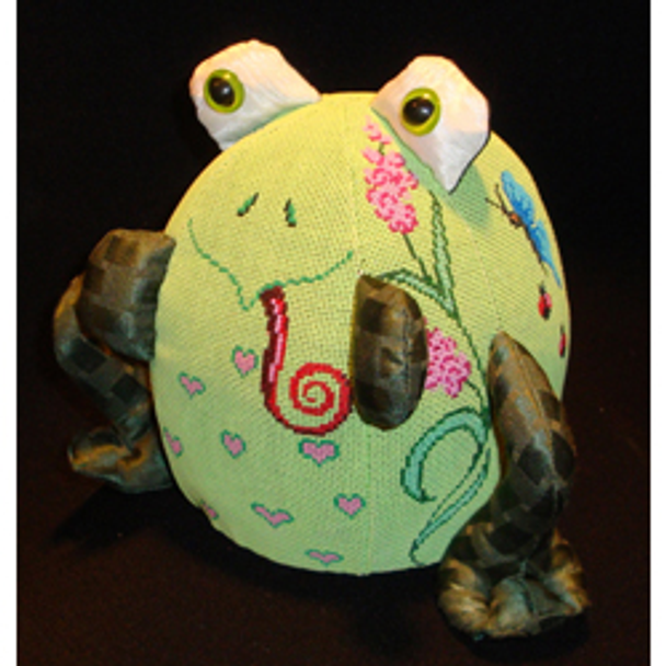 840 3-D PUDGIE frog Shown Finished  6x6 18 Mesh Patti Mann 