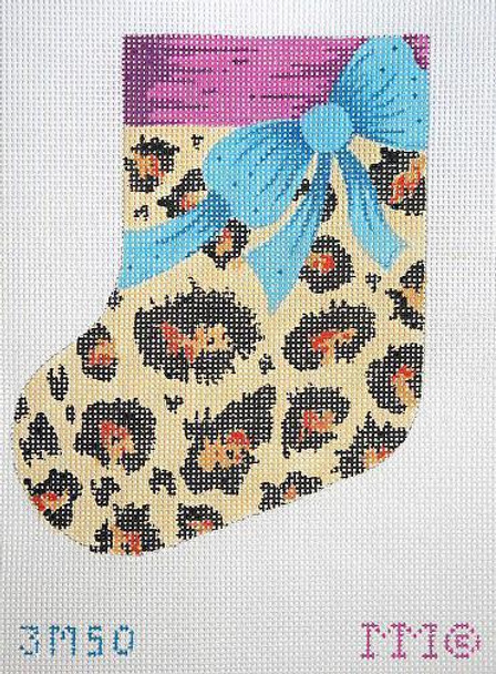 MM Designss 4 1/2" x 5 1/2" 18 Mesh 3MSO Cheetah Pattern/ Bow & Ribbon Stocking