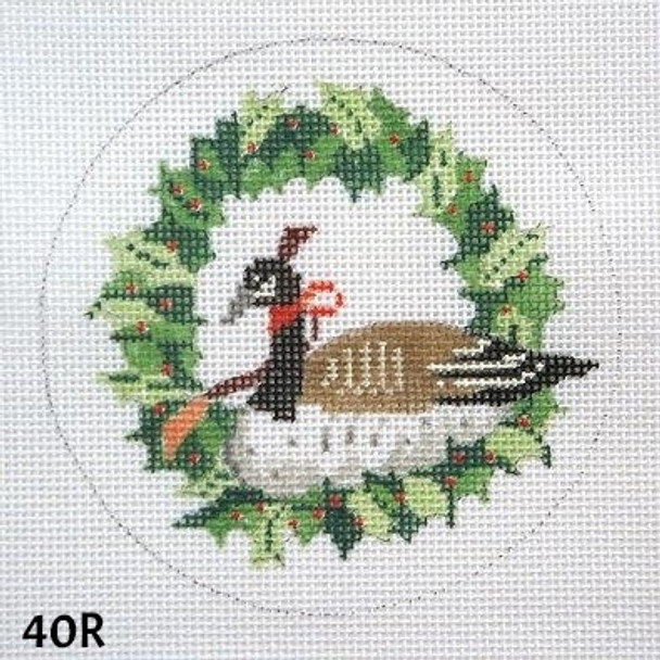 Christmas 4" Round 18 Mesh 40R Canadian Goose & Wreath MM Designs 18 mesh