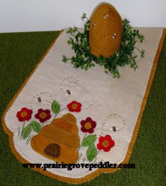 Prairie Grove Peddler, The Table Toppers-Honey Bees (Wool) 15x36