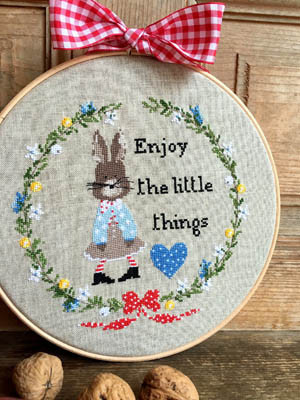 Enjoy The Little Things 130w x 125h Lilli Violette 18-1428 The