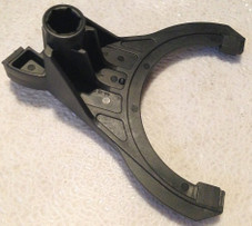 BW4484 TRANSFER CASE MODE FORK (PLASTIC) FITS HUMMER H2 '03+ , 385850 , 19180821, BW4484 PARTS, BW4484 REBUILD, TRANSFER CASE PARTS, PIEZAS DE CAJA DE TRANSFERENCIA, transfer box spares,