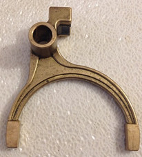 T176 T177 TRANSMISSION 1-2 SHIFT FORK FITS JEEP '80-'86 CJ5 CJ7 CHEROKEE COMANCHE , WT170-23E , 326841B , 8132411, 2604954, TRANSMISSION PARTS, GEARBOX SPARES,