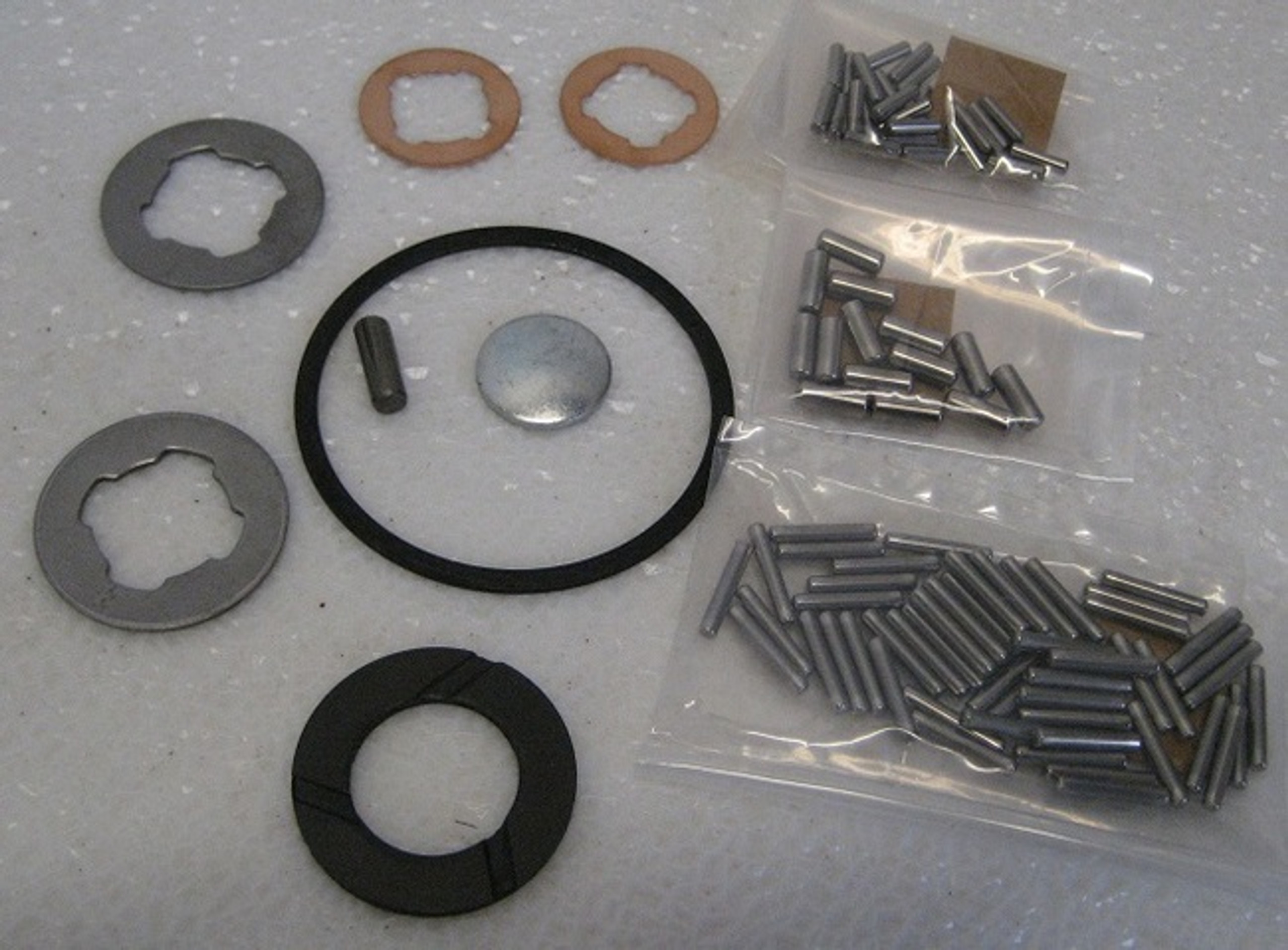 SM318 MUNCIE 318 & 319 TRANSMISSION SMALL PARTS KIT (SP24250B