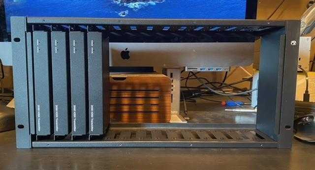 WolfPack 19-inch Rack for 14-POE Transmitters over IP (5U)