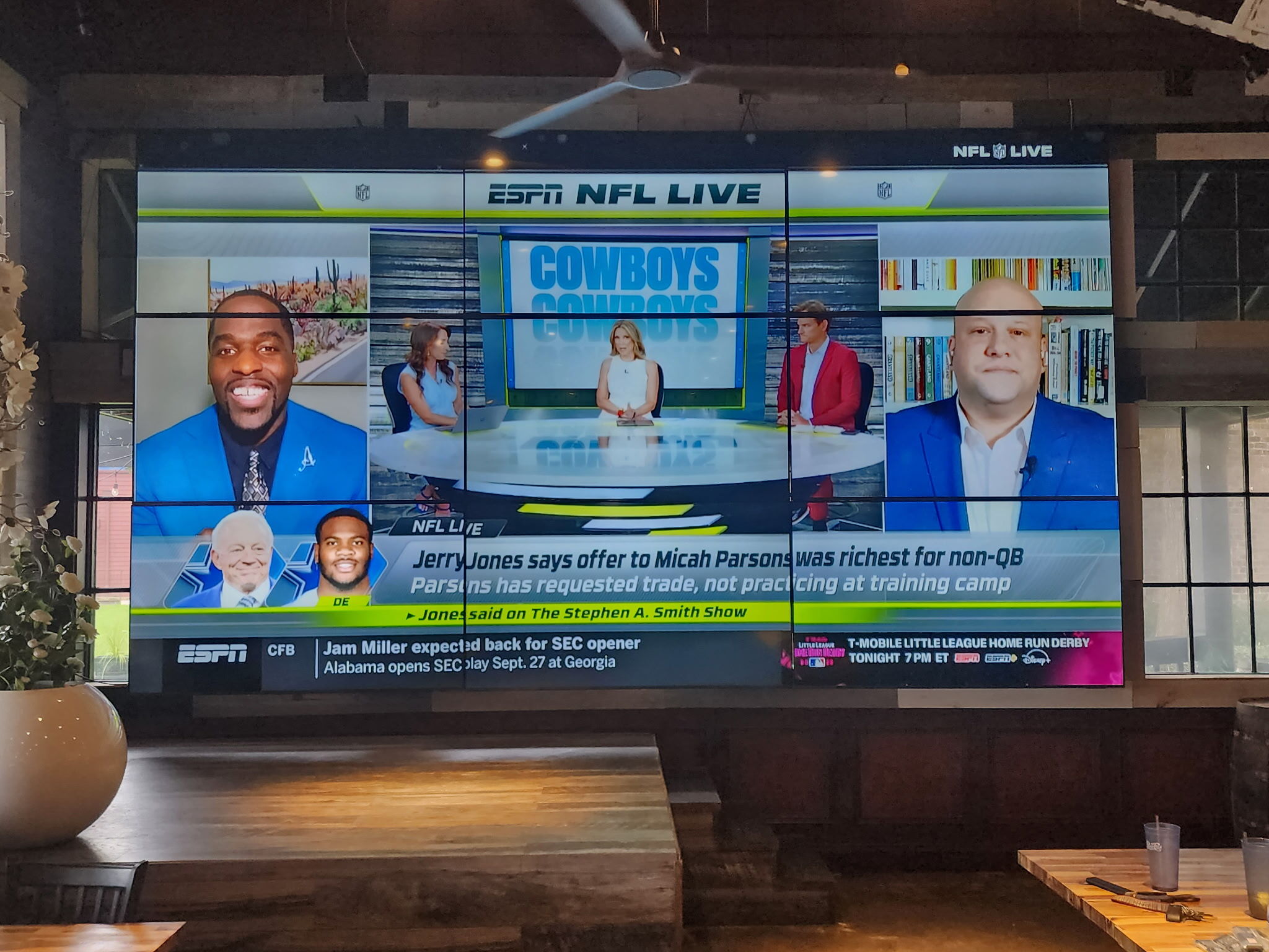 Sports Bar Pictures