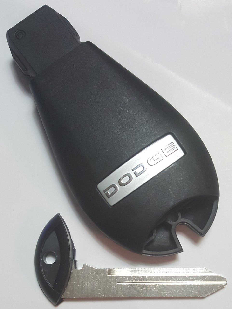 New OEM Dodge Challenger 05026887 , 05026457 , 56046694 IYZ-C01C 2701A-C01C Key - Fob / Remote