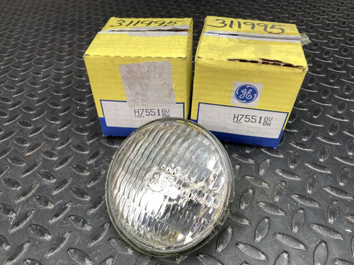 GE General Electric H7551 Sealed Beam Lamp 8W 6V, Lot of 2 GE H7551