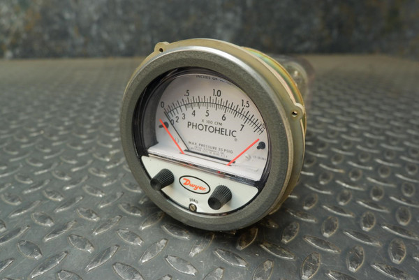 Dwyer Photohelic 13-163964-00 Gage 0-2" of Water - Unsed Dwyer 13-163964-00