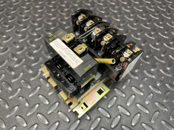 Square D 8501 HDO-040 Contactor 24VDC Coil Square D HDO-40