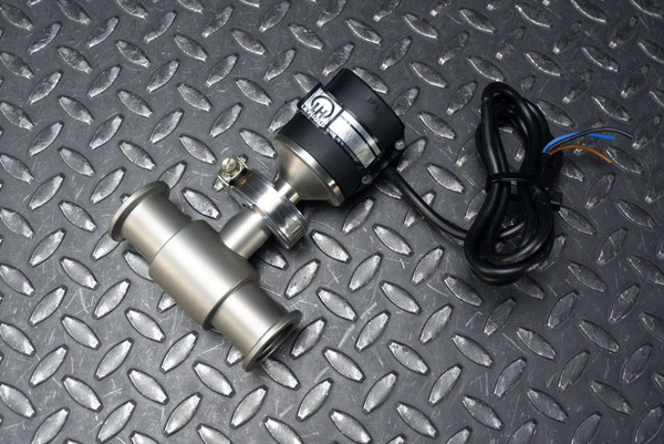 Leybold PS113 Low Pressure Safety Switch with KF16 3-Way Connection Leybold PS113