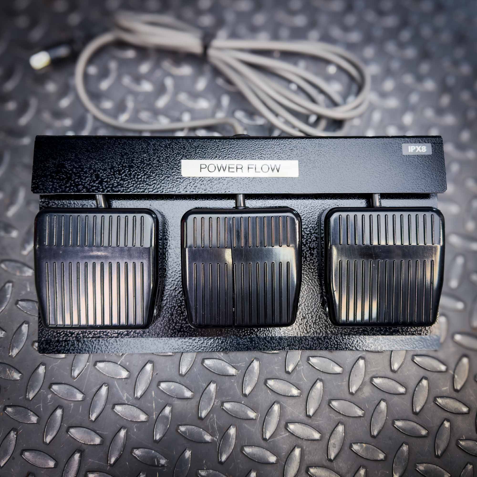 010425016A25-002__17331.