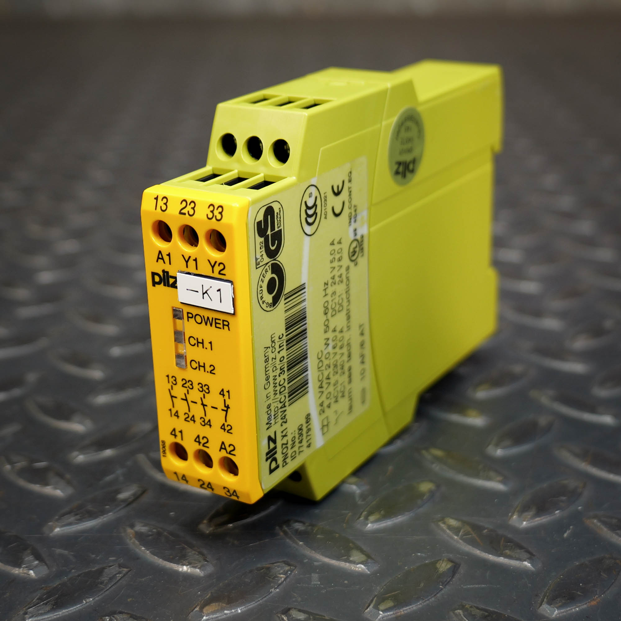Pilz Safety Relay PNOZ X1 774300, 24V AC/DC, Used | Obtainium