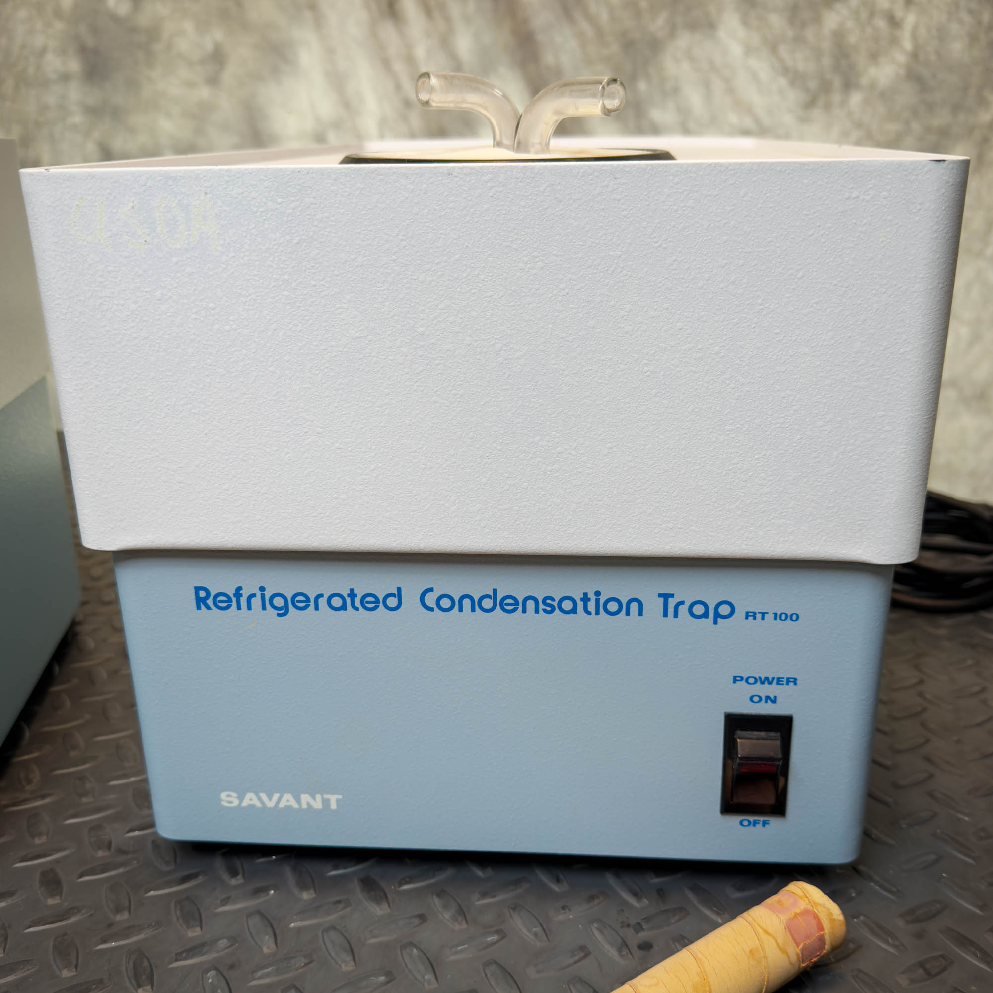 Savant RT100 Condensation Trap, SpeedVac SC100 and VP100 Vacuum Pump