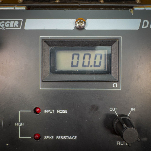 Display screen of the Biddle Megger Digital Ground Earth Tester from Obtainium Science and Surplus, showing a reading of 00.0.