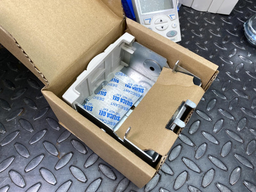 ABB ACH550-UH-4 HVAC Variable Frequency AC Drive