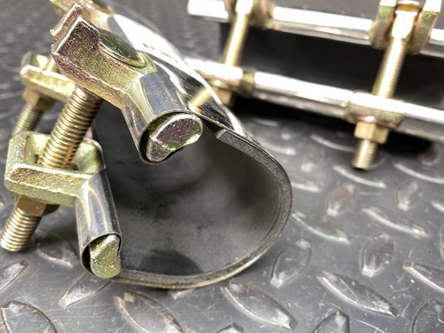 2 Sioux Chief Manufacturing Co. Stainless Steel Repair Clamp 1.5"x6", 600-40185