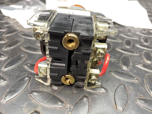 Allen Bradley 800T-QT10A Pilot Light, Series T, Amber Lens -Unused